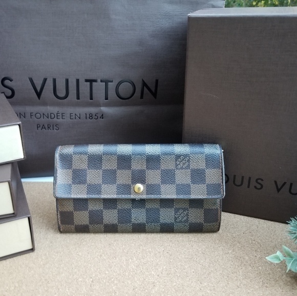 Louis Vuitton Handbags - Louis Vuitton Sarah wallet Genuine
